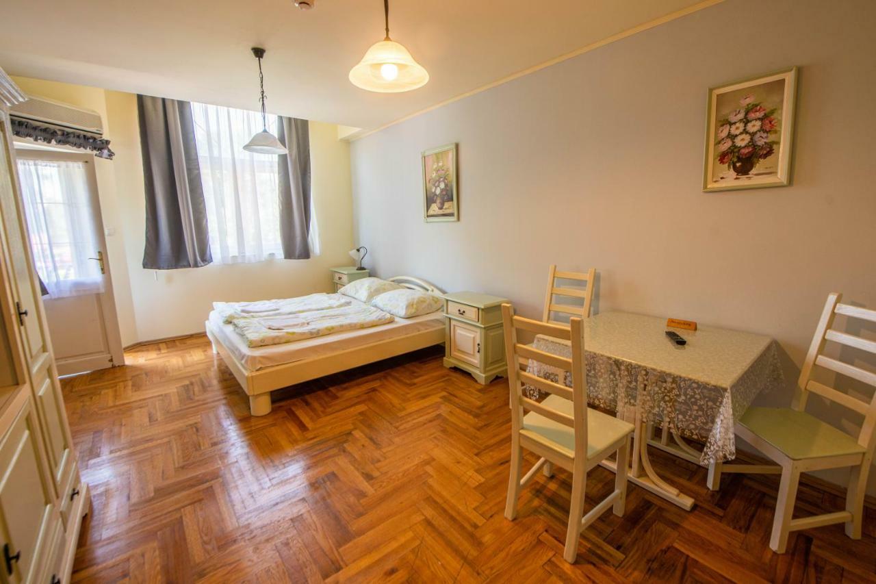Pater Apartments And Rooms Siófok Exterior foto
